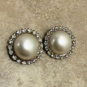 Vintage MUSI Classic Pearl and Crystal Halo clip on Earrings